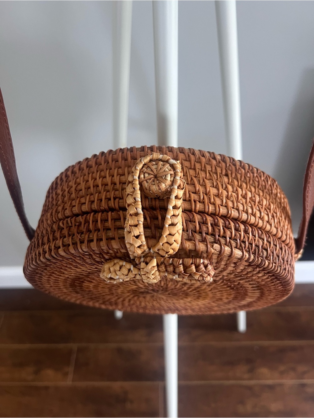 Round Rattan Crossbody Bag with Bow Detail - Picture 4 of 10